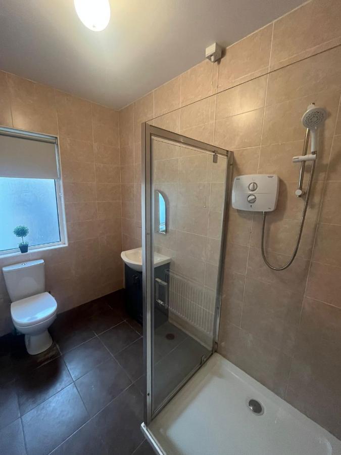 Yeats Lodge Self Catering Apartment And Bar Galway Exterior photo