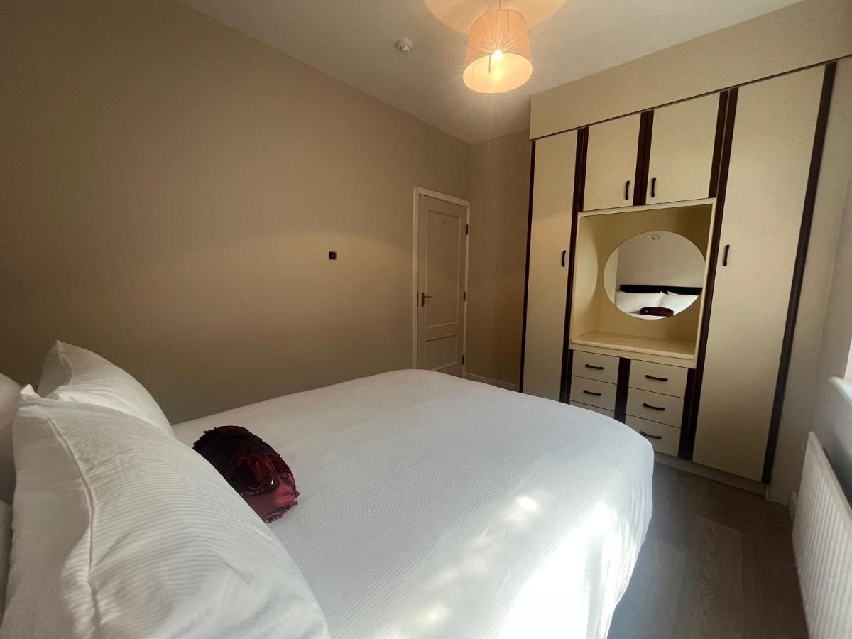 Yeats Lodge Self Catering Apartment And Bar Galway Exterior photo