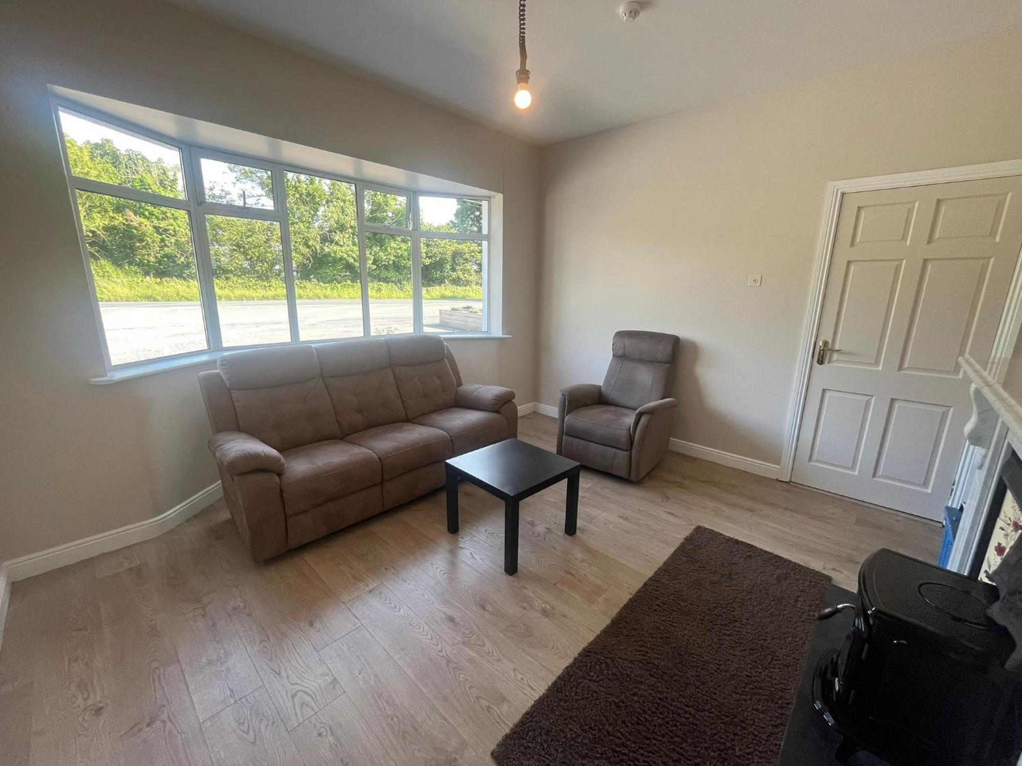 Yeats Lodge Self Catering Apartment And Bar Galway Exterior photo