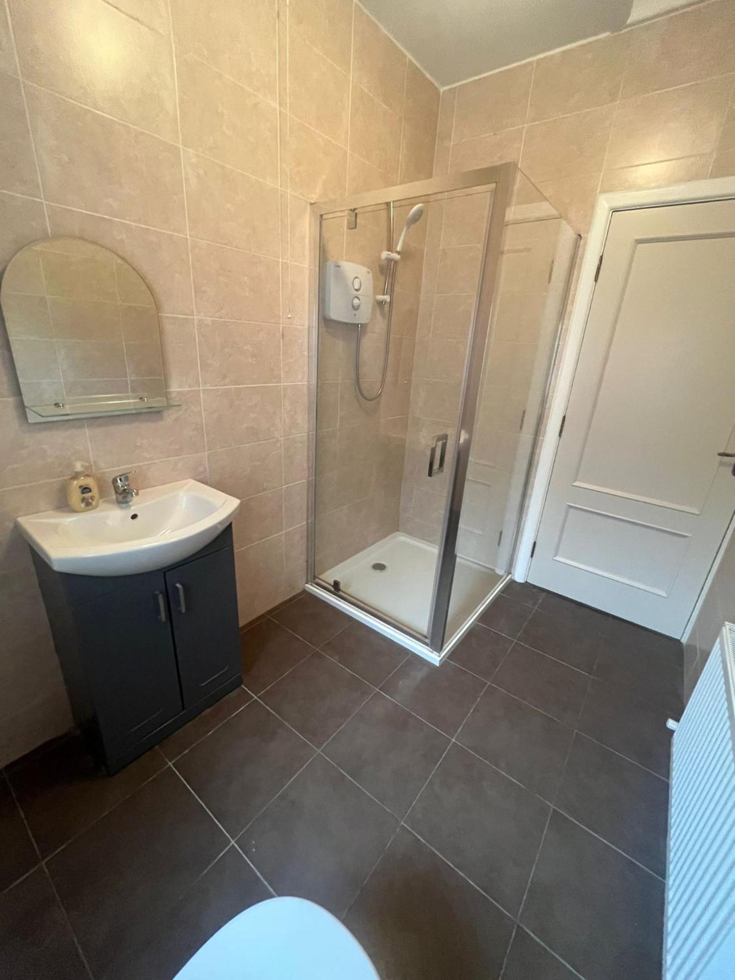 Yeats Lodge Self Catering Apartment And Bar Galway Exterior photo